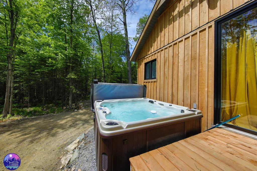Chalet Deschamps- SPA- Chien accepté- Nature- Estrie Mansonville Exterior foto