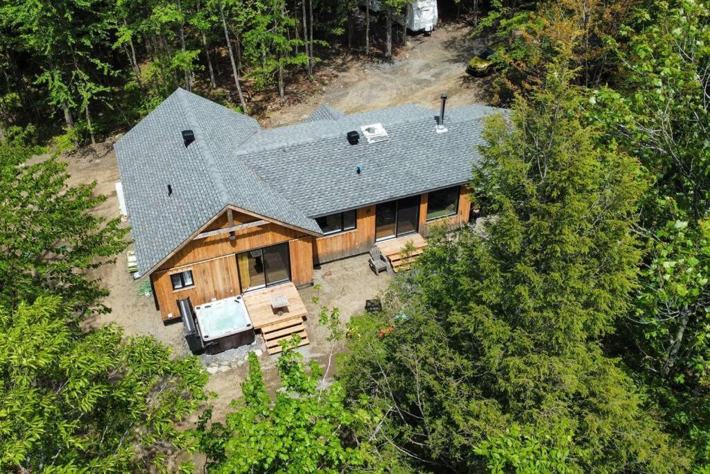 Chalet Deschamps- SPA- Chien accepté- Nature- Estrie Mansonville Exterior foto