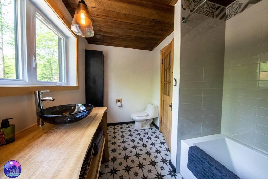 Chalet Deschamps- SPA- Chien accepté- Nature- Estrie Mansonville Exterior foto