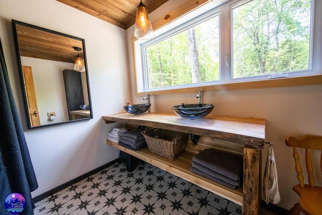 Chalet Deschamps- SPA- Chien accepté- Nature- Estrie Mansonville Exterior foto